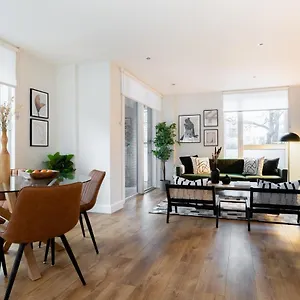 the-hoxton-docks-modern-bright-1bdr-flat-with-study.brighton-hotels-england.com/